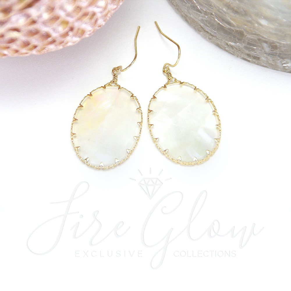 Mother of Pearl Style Oval Gold Tone Earrings - Picture 2 of 16